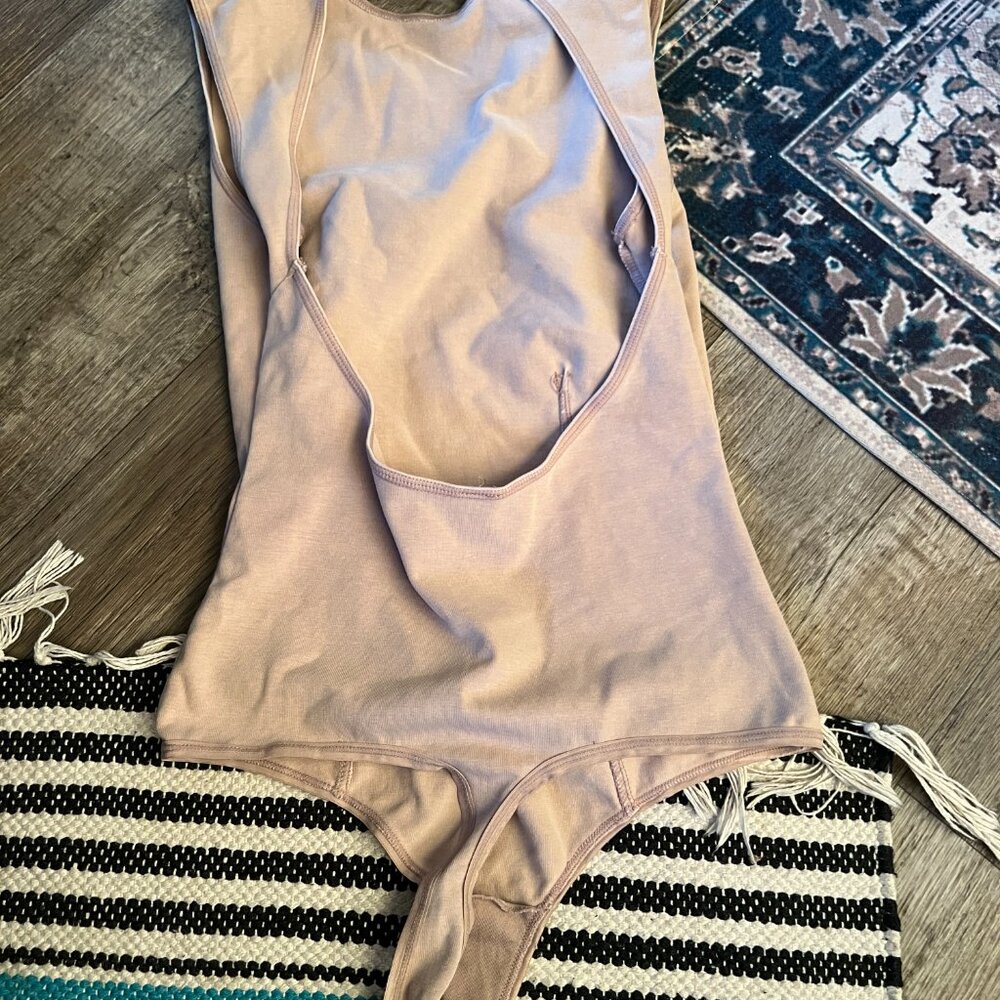 Skims open back bodysuit size xs - Picture 4 of 6